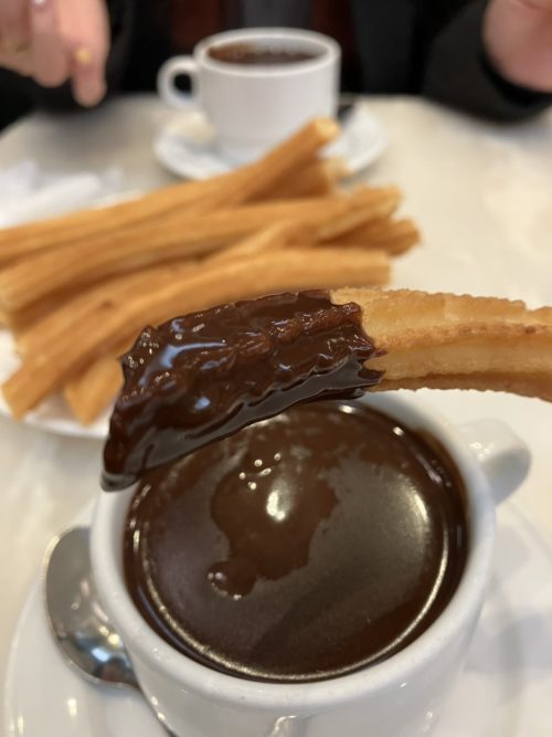 「チョコラテリア・ サン・ヒネス」のチュロス＆ホットチョコレート
