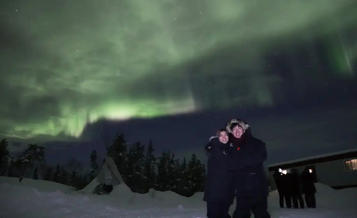 頭上一面に広がる最高レベルのオーロラ!