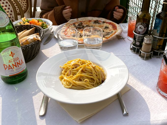 ピザとカルボナーラ