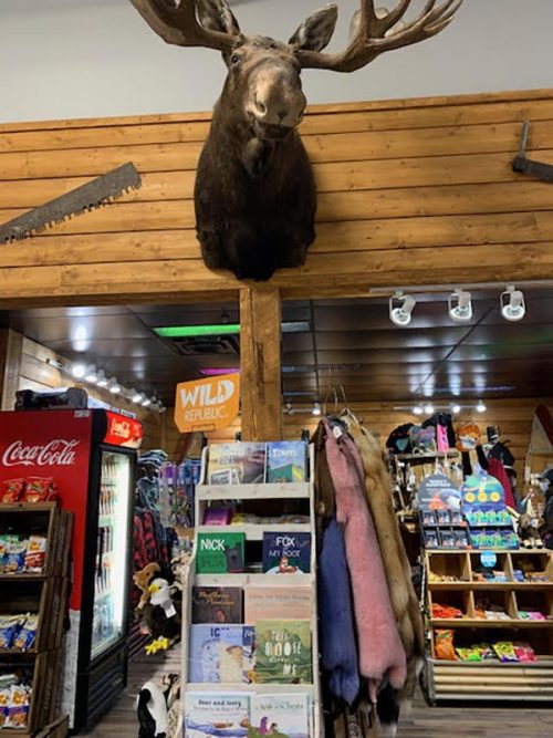 空港のお土産屋さん