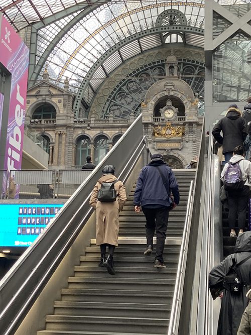 美しいアントワープ中央駅