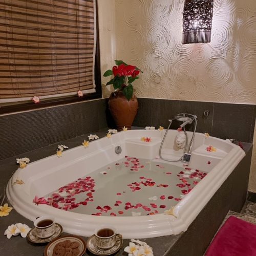 「ayutaya」スパのフラワーバス