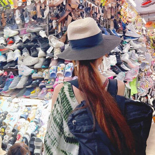 商品が山積み！