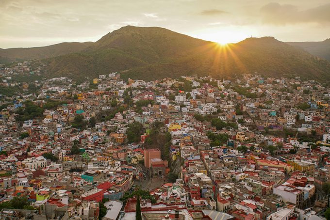 朝のグアナファトの街並み