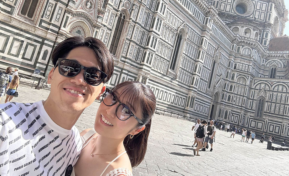 フィレンツェのドゥオーモの前で