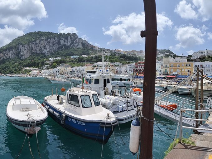 カプリ島の港風景