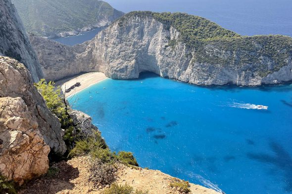 夏の美しいサントリーニ島&ザキントス島&アテネへ！島々を巡ったギリシャ周遊ひとり旅