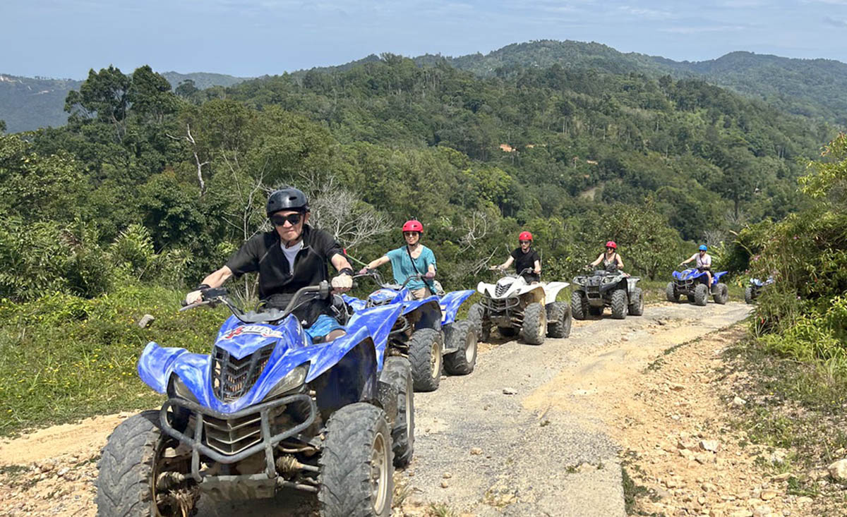 ATVバギーツアーでは慣れているので先頭を走りました！