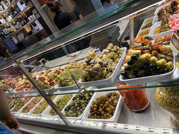 美味しそうなグルメがそこらじゅうに！