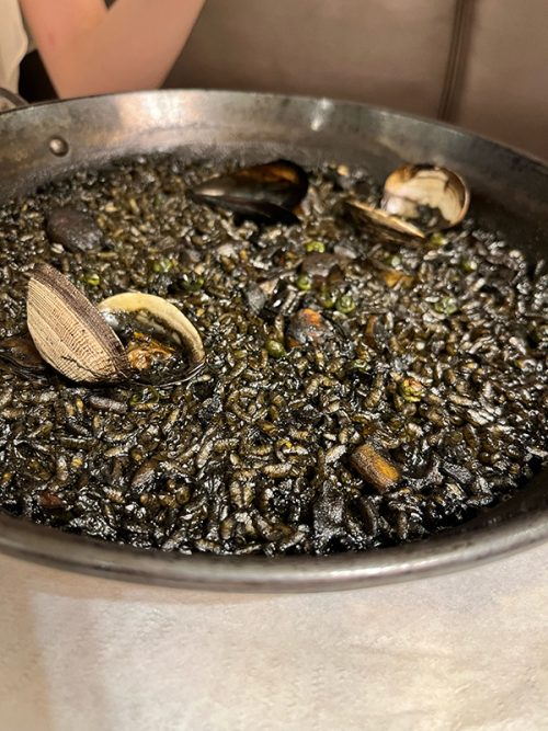 イカ墨のパエリア