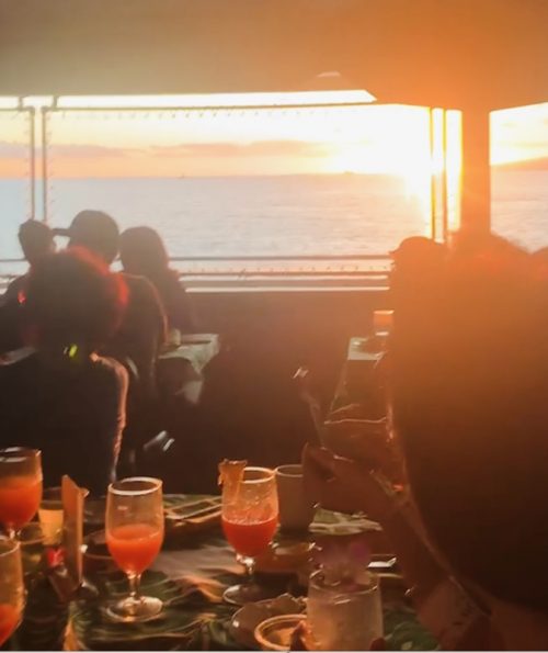 目が開けられないほど眩しい夕日