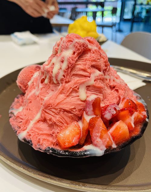 ふわふわのストロベリーかき氷！