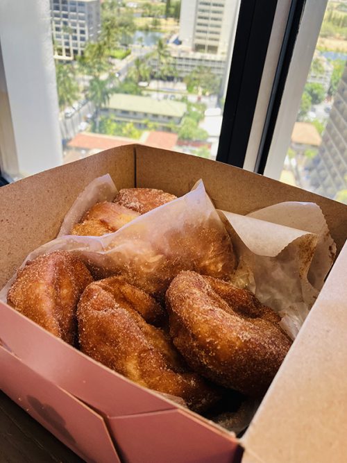 焼きたてマラサダ