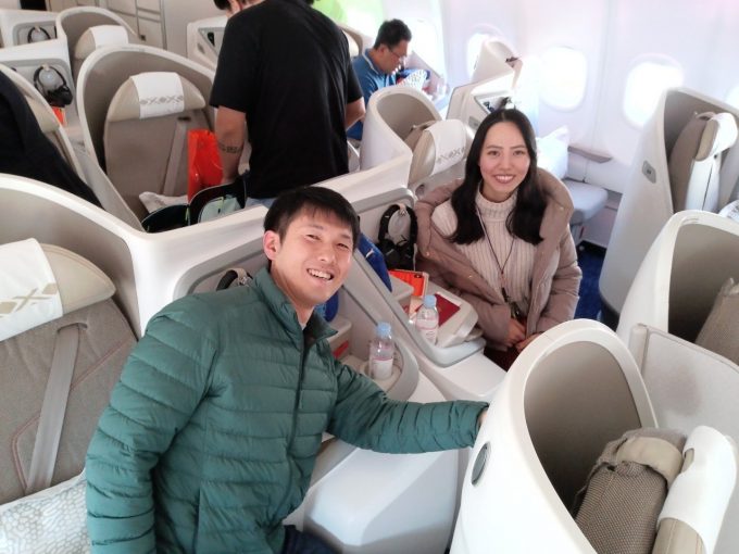 ビジネスクラス機内はゆったりとしていて、ゴージャスでした!