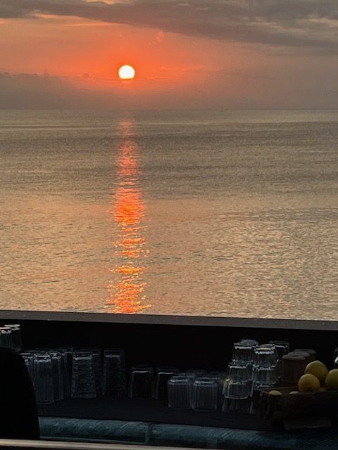 ロックバーから見た夕日