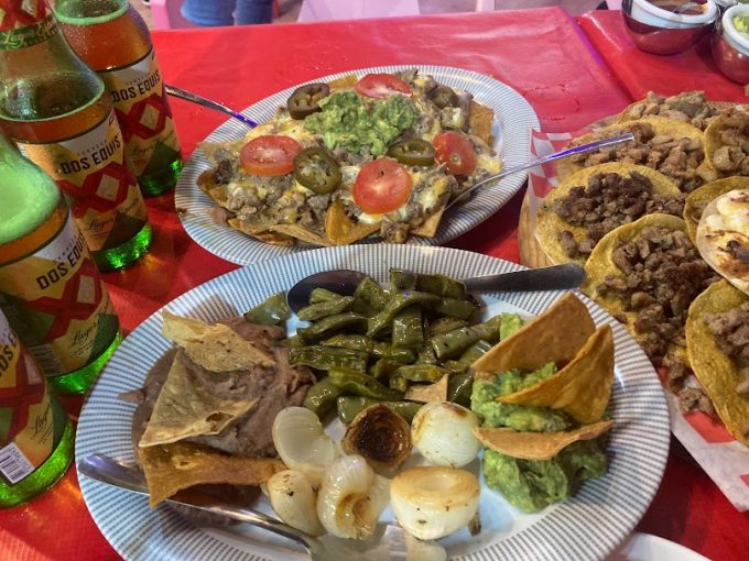 最後の夕食もタコスとXX