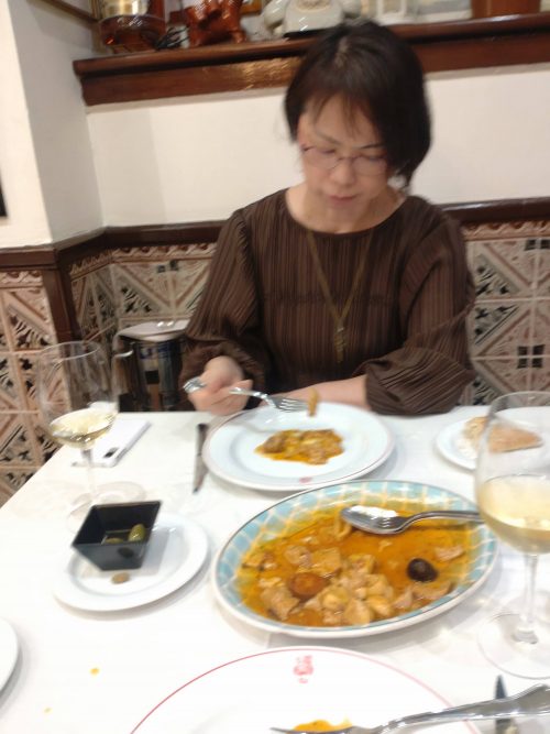 伝統料理Gallina en pepitoria