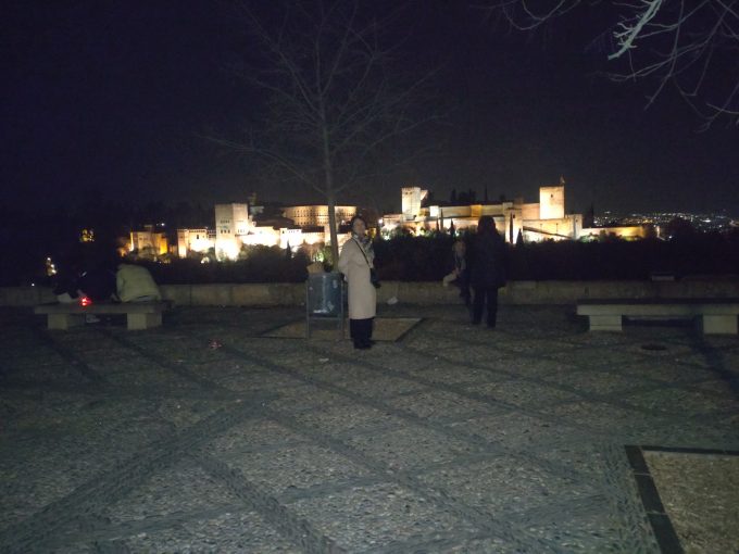 ライトアップされたアルハンブラ宮殿