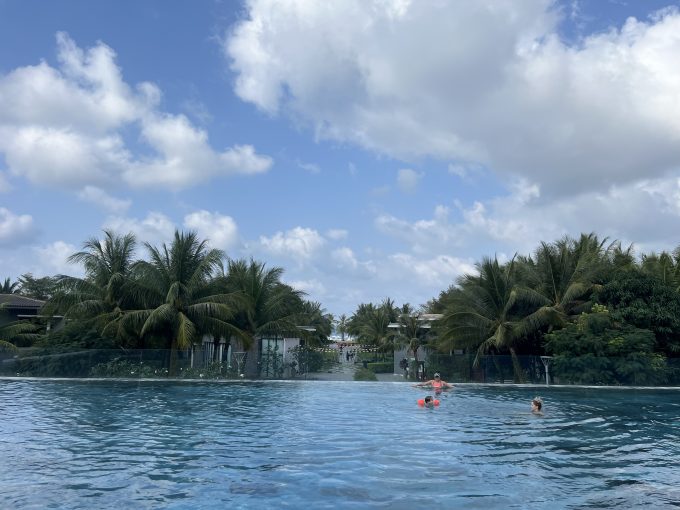 ホテルプールからの見晴らし