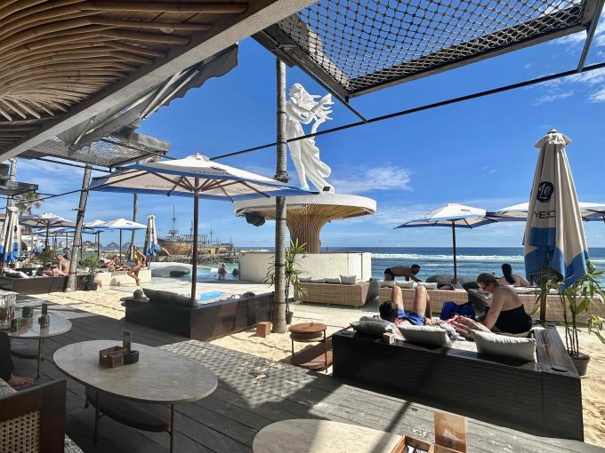 「Tropical Temptation Beach Club」