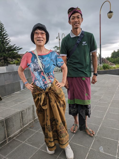 ガイドのイカさんと