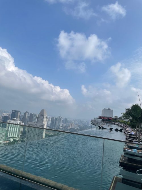 インフィニティープール