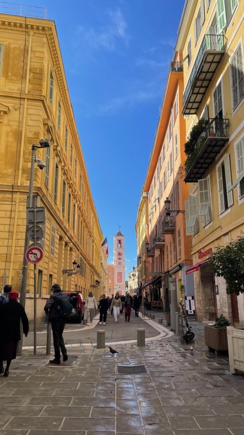 ニースの街並み