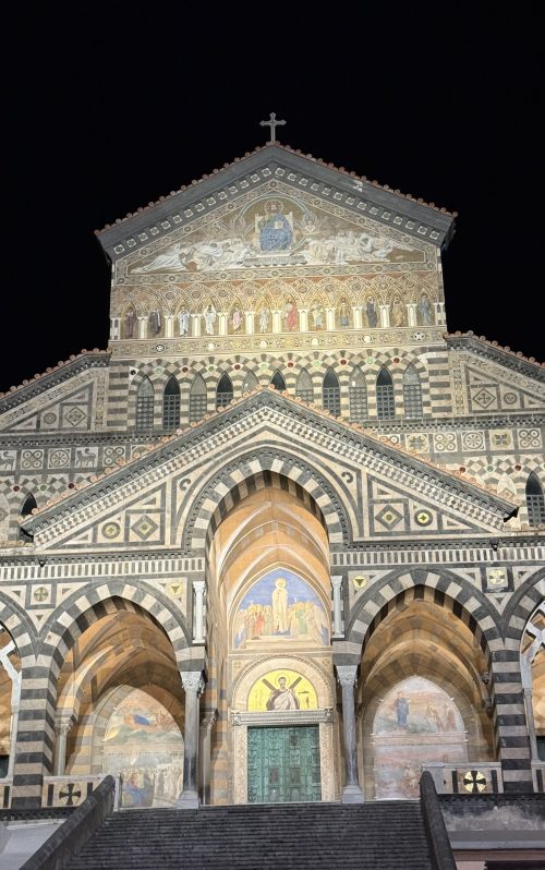 夜のアマルフィ大聖堂