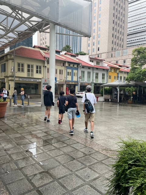 子供たちはコナンの聖地巡りへ