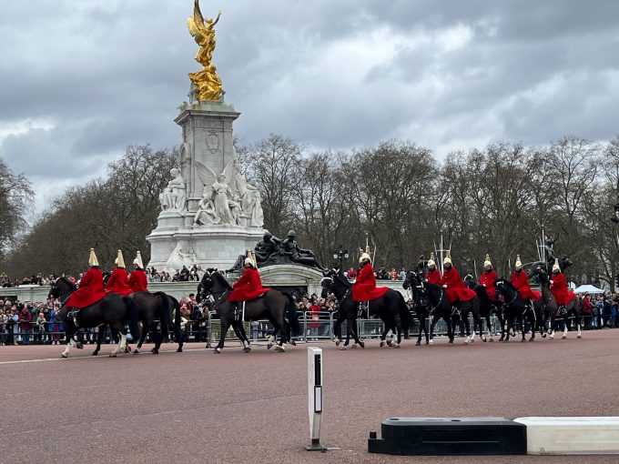 バッキンガム宮殿の衛兵交代式