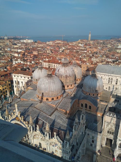 鐘楼から見たサンマルコ教会