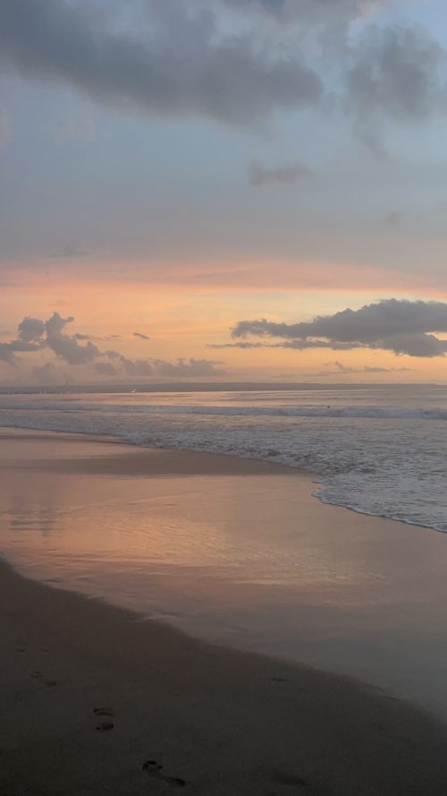 Kayu Aya Beach の美しすぎる夕日