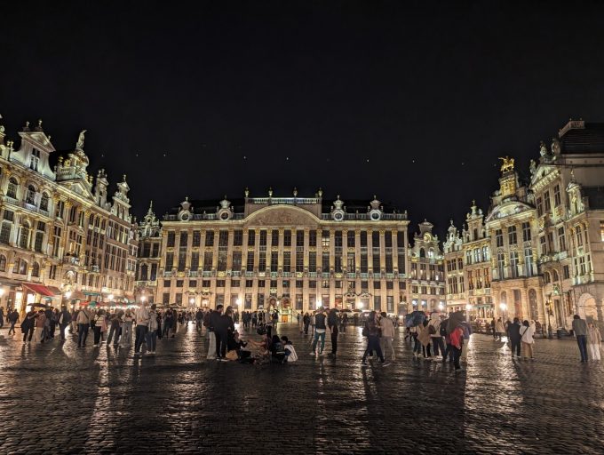 グラン・パレス広場