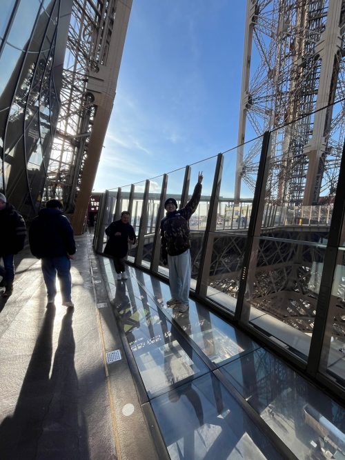 エッフェル塔の展望台へ登りました！