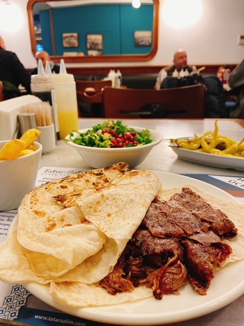 娘はアジアサイドでドネルケバブを