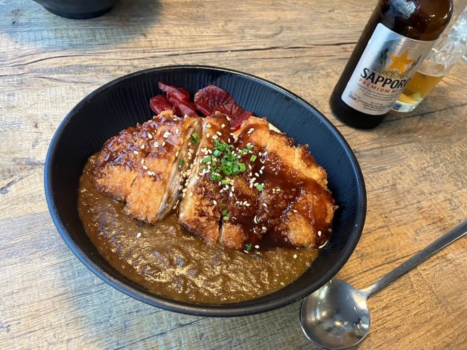 ラヴィントラカモメで食べたカツカレー