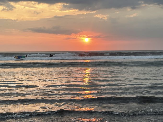 クタビーチの夕日