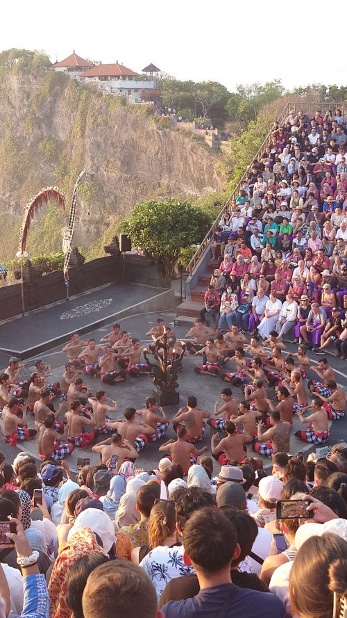 ケチャックダンス