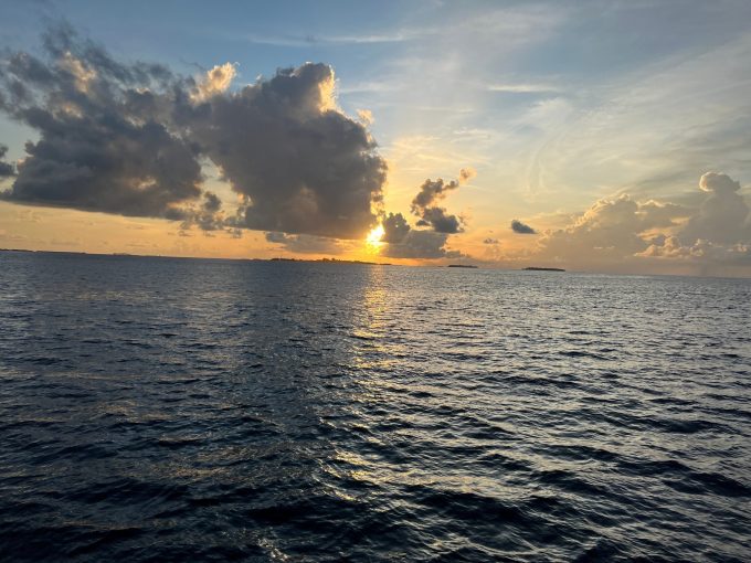 サンセットクルーズの際、船から撮影した景色になります。