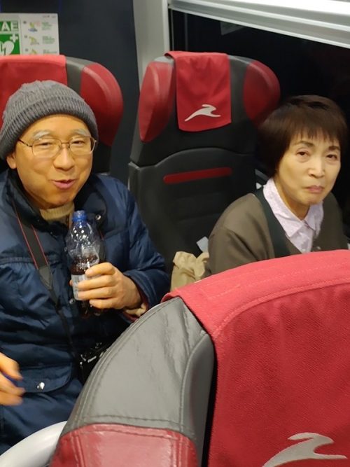 朝ごはんを食べながら、イタロで移動