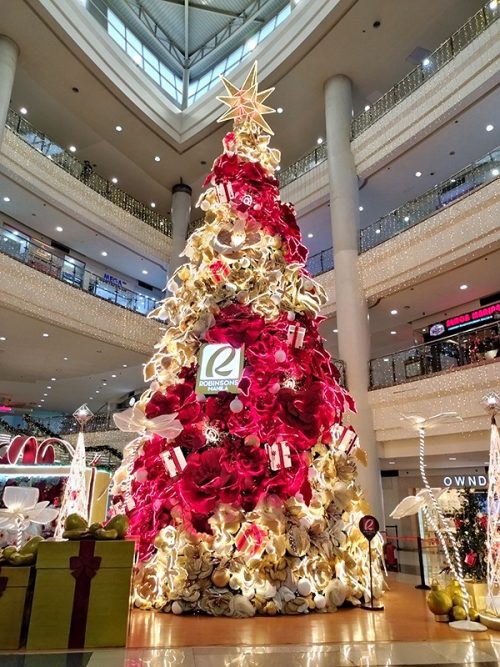 ロビンソンズ プレイス マニラの中の様子