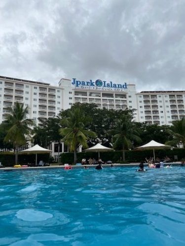 ホテルのプール