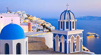 島で一番有名な教会のある フィロステファニ