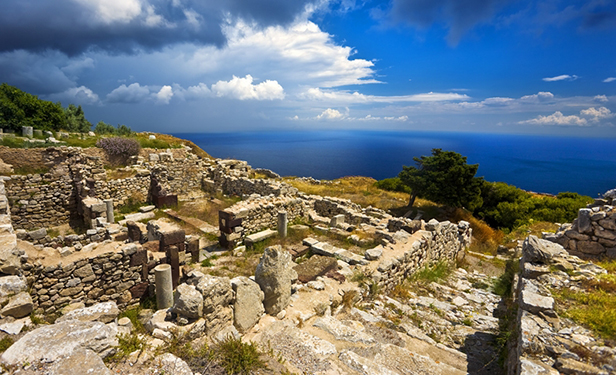 島を一望 古代ティラ遺跡