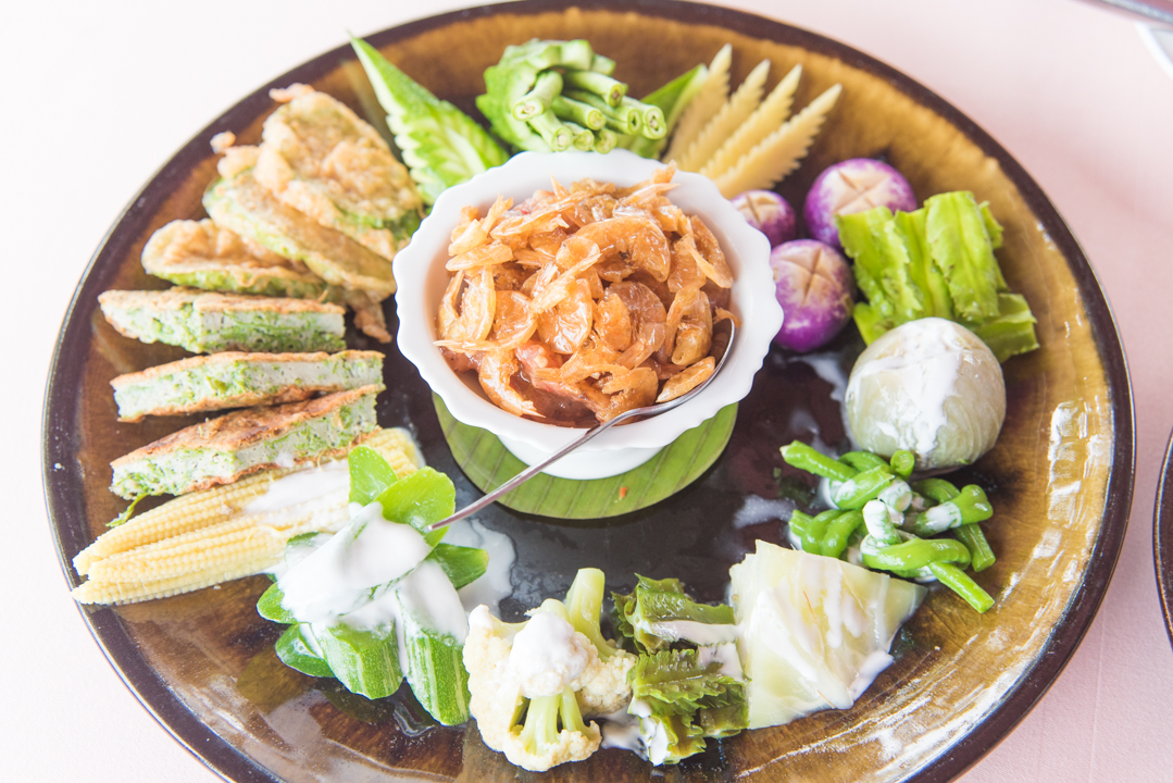 タイの蒸し野菜と干しエビのディップ ～プーケットスタイル～