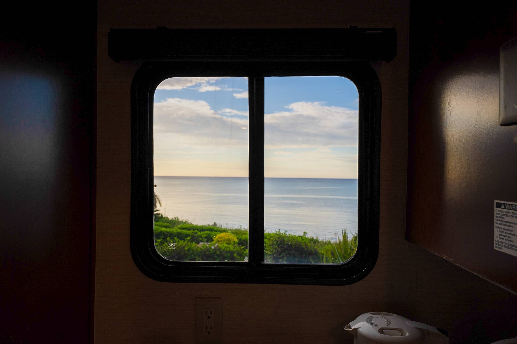 ウッドペッカー今帰仁のトレーラーハウスからの景色