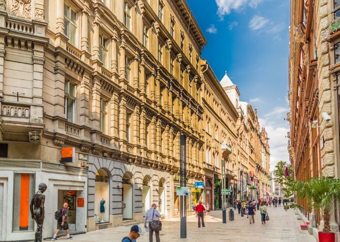 古い街並みが広がっている