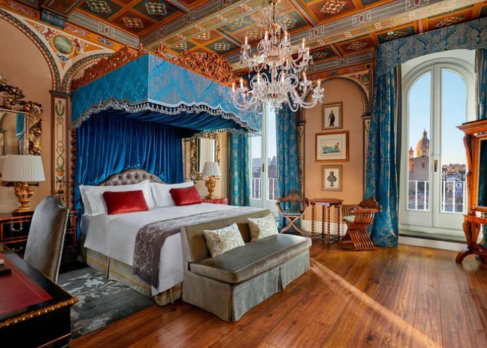 まるで宮殿！気分は王様＆女王様