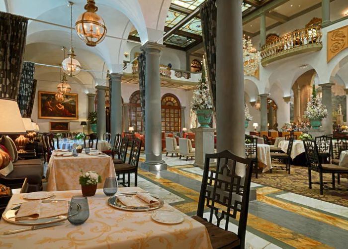 内装も素敵すぎる！滞在中一度は行きたいメインレストラン