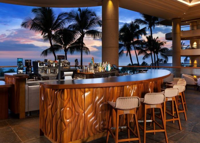 ロマンチックな雰囲気のバーも